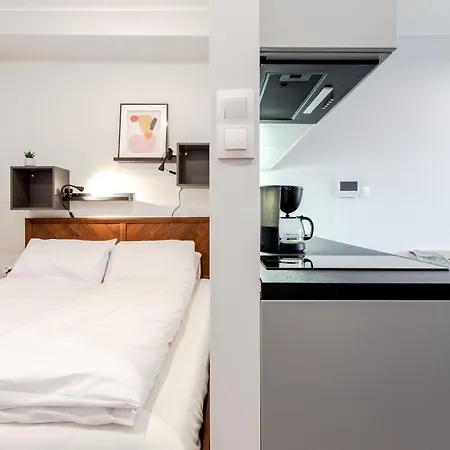 W Centrum- Wenecja Apartment *