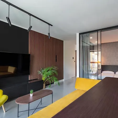 W Centrum- Wenecja Apartment *