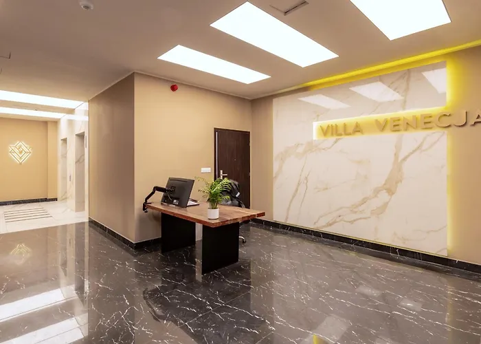 W Centrum- Wenecja Apartment *