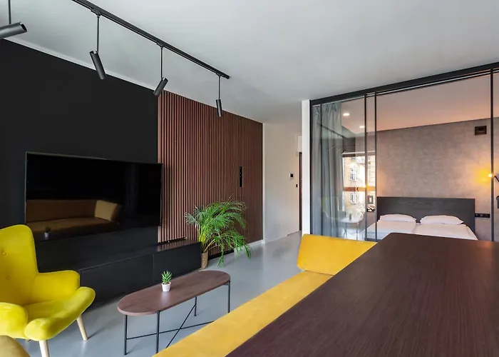 W Centrum- Wenecja Apartment *